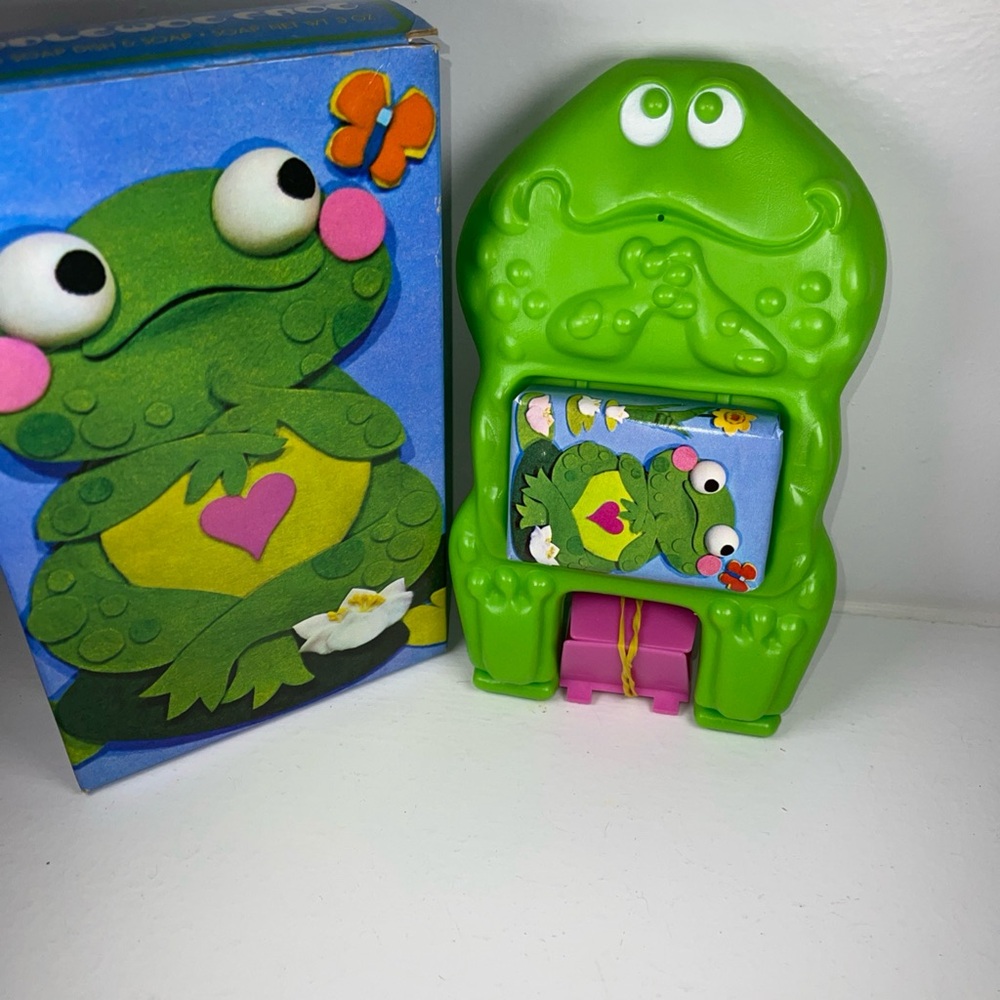🆕Avon Paddlewog Frog floating all plastic soap dish‎ and soap NOS 1960s quirky!